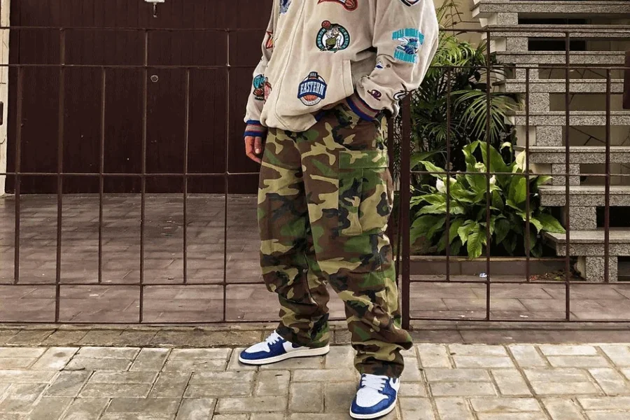 Men’s Camo Cargo Pants: A Stylish and Practical Wardrobe Essential